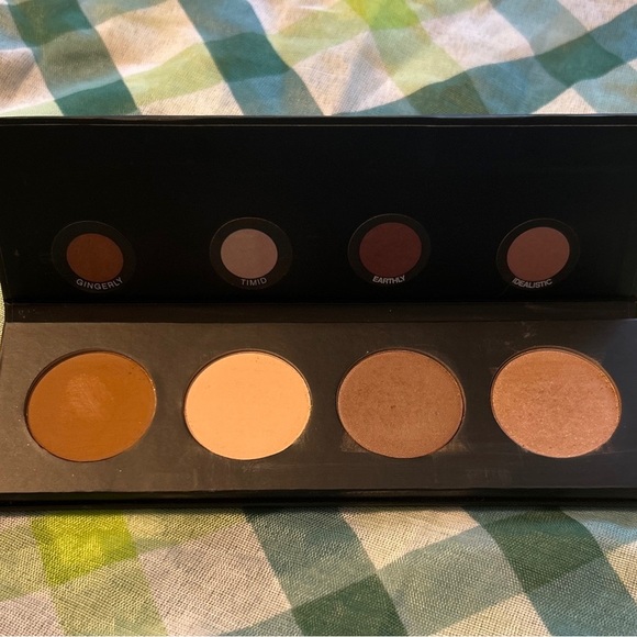 Makeup Bundle - Picture 4 of 6